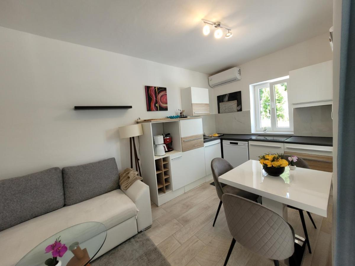 Ferienwohnung Mit Pool Kroatien Mit Meerblick Und Pool 로브란 외부 사진